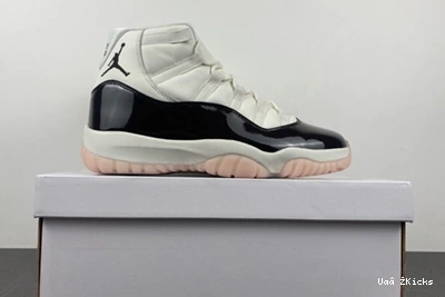11 685 Air Jordan “Neapolitan” AR0715-101 Practical WMNS 0630
